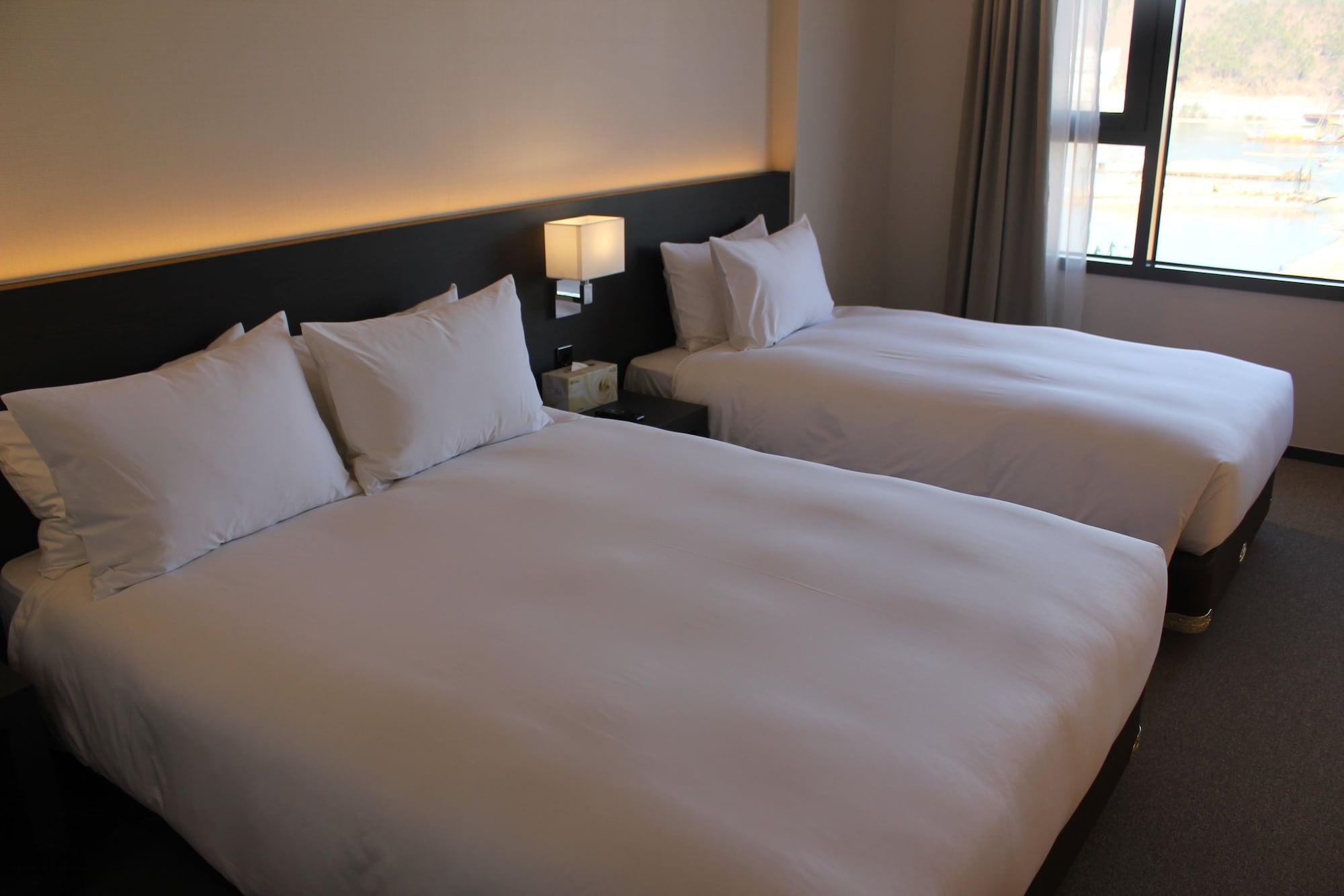 Geoje Artnouveau Suite Hotel Extérieur photo