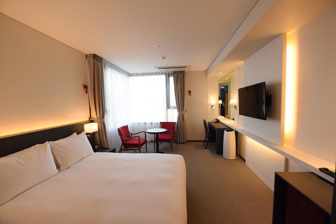 Geoje Artnouveau Suite Hotel Extérieur photo