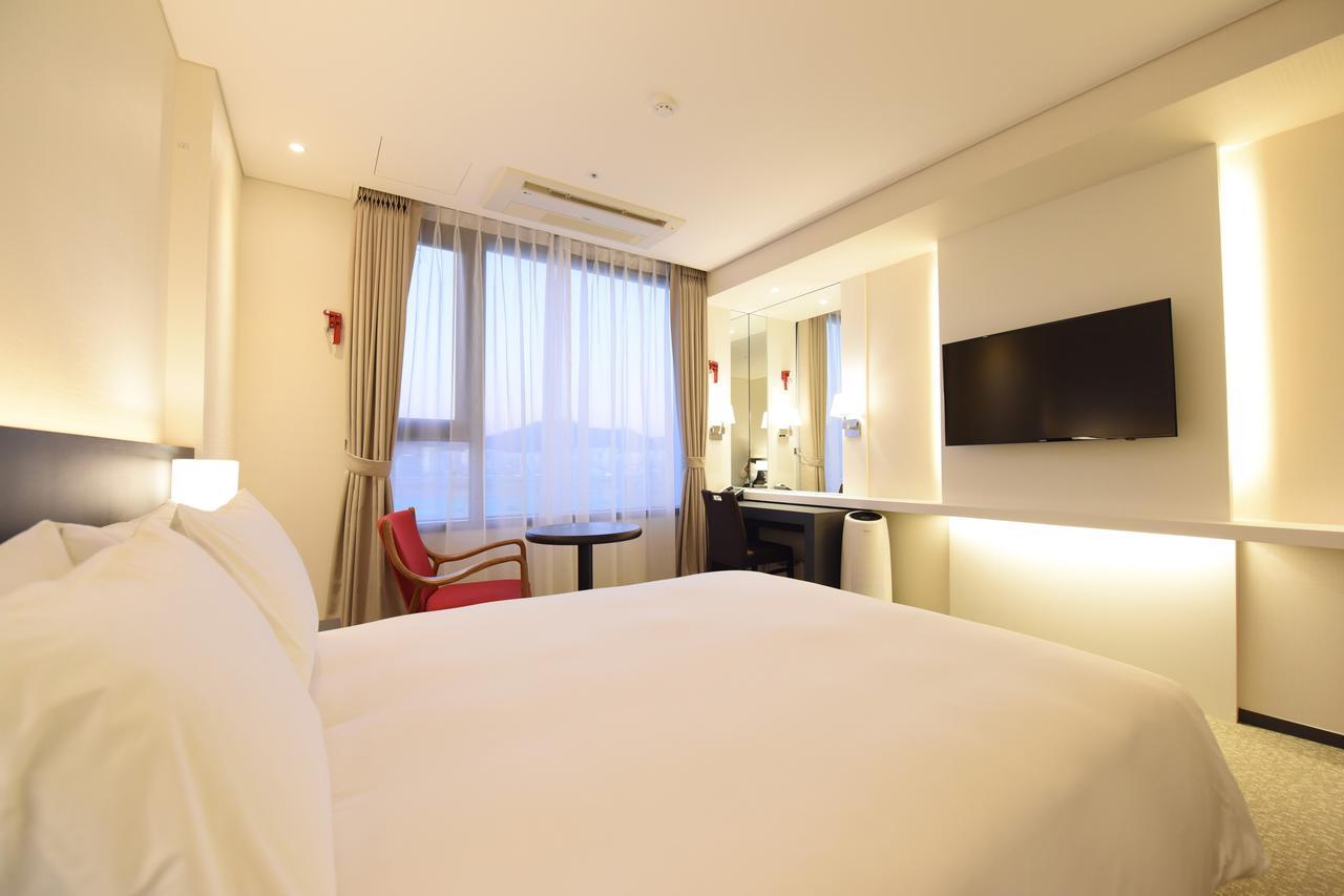 Geoje Artnouveau Suite Hotel Extérieur photo