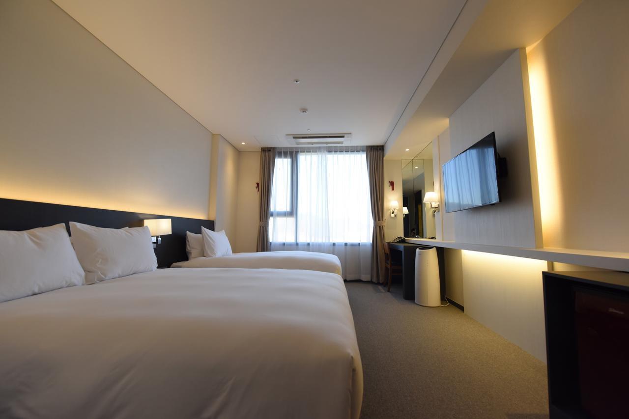 Geoje Artnouveau Suite Hotel Extérieur photo