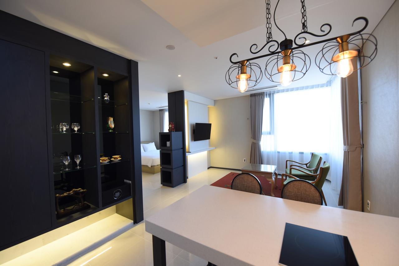 Geoje Artnouveau Suite Hotel Extérieur photo
