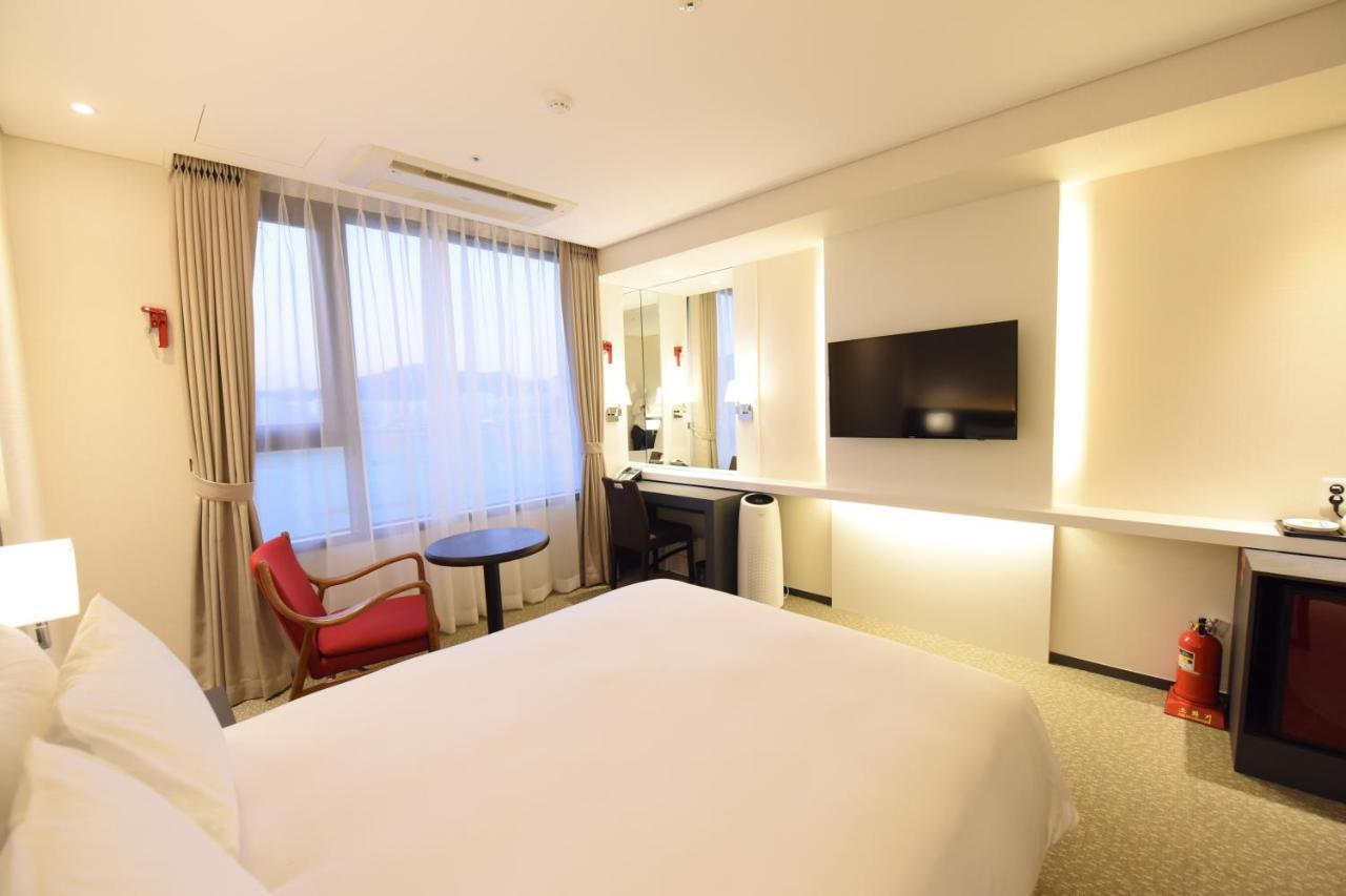 Geoje Artnouveau Suite Hotel Extérieur photo